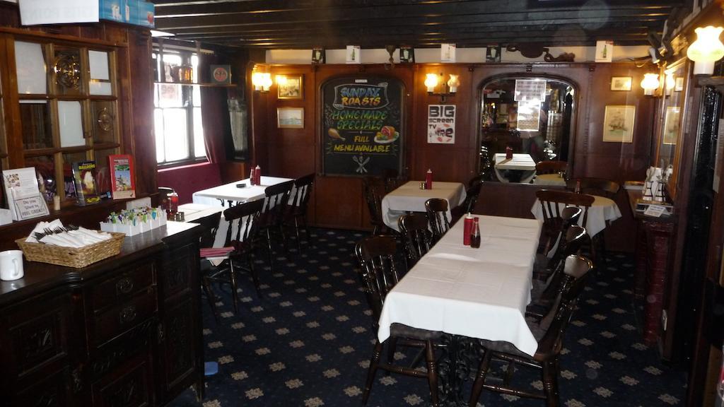 Kings Arms Hotel Penryn Ngoại thất bức ảnh